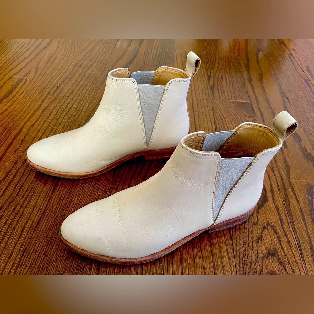 Nisolo weatherproof Chelsea boots